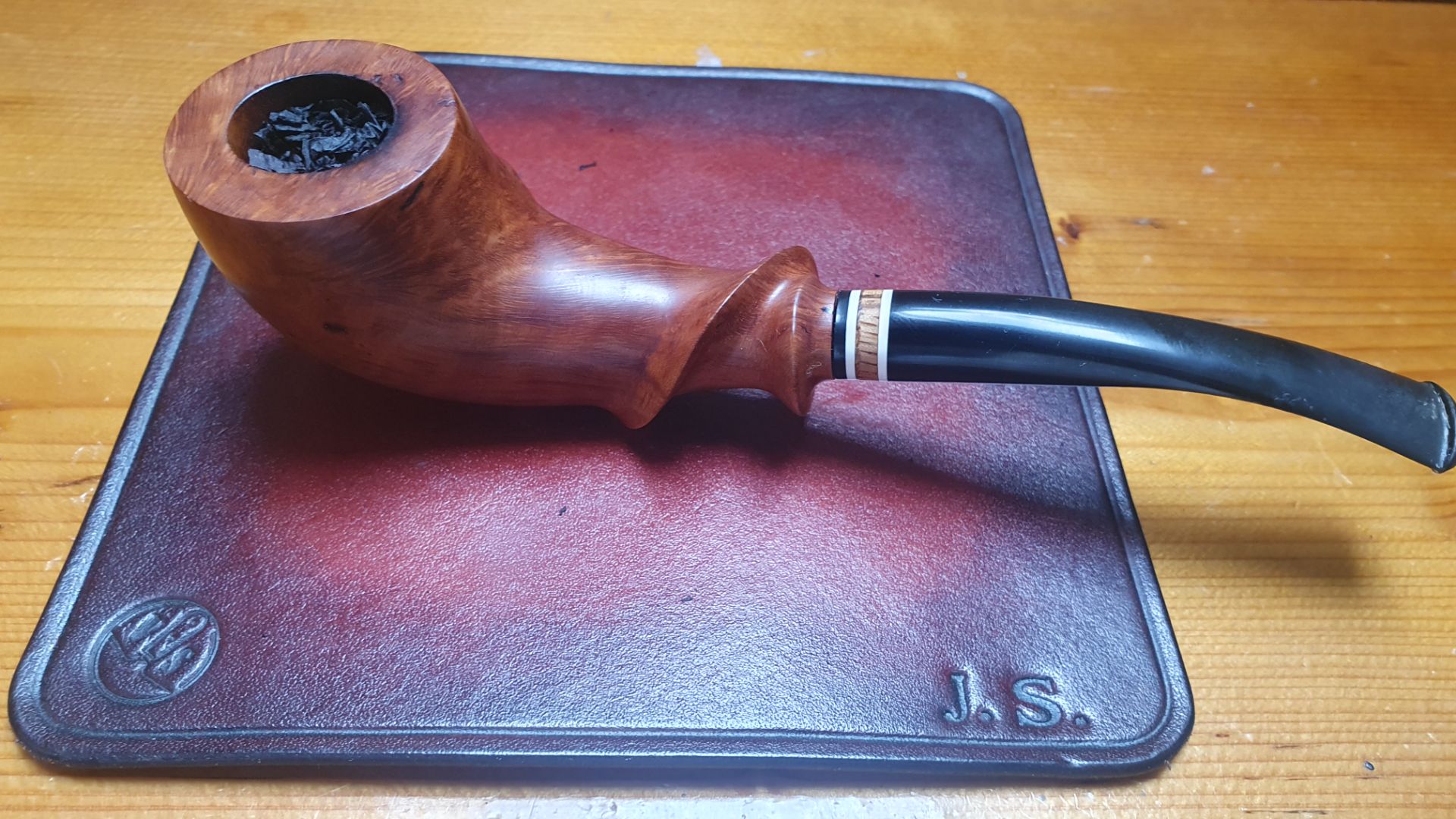 Dýmka od Michala Nováka a tabák Lane BCE