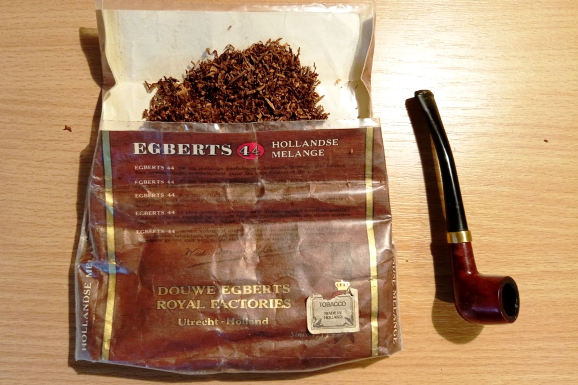 1. "studenrtská" dýmka a tabák Douwe Egberts 44 z roku 1970
