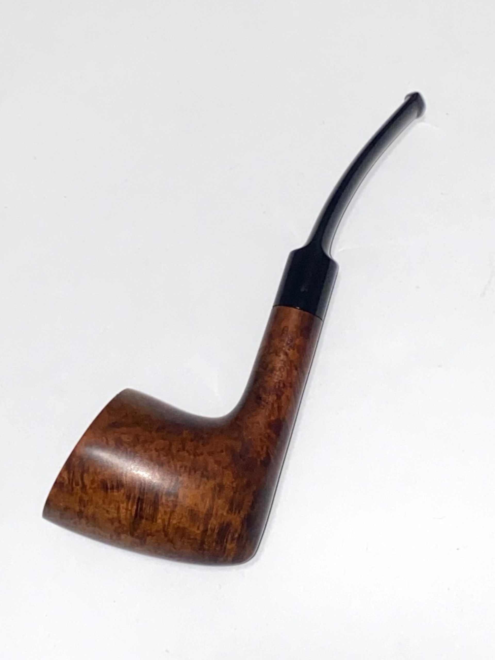 Anglická dýmka London Pipe – tvar 589 Bent Dublin