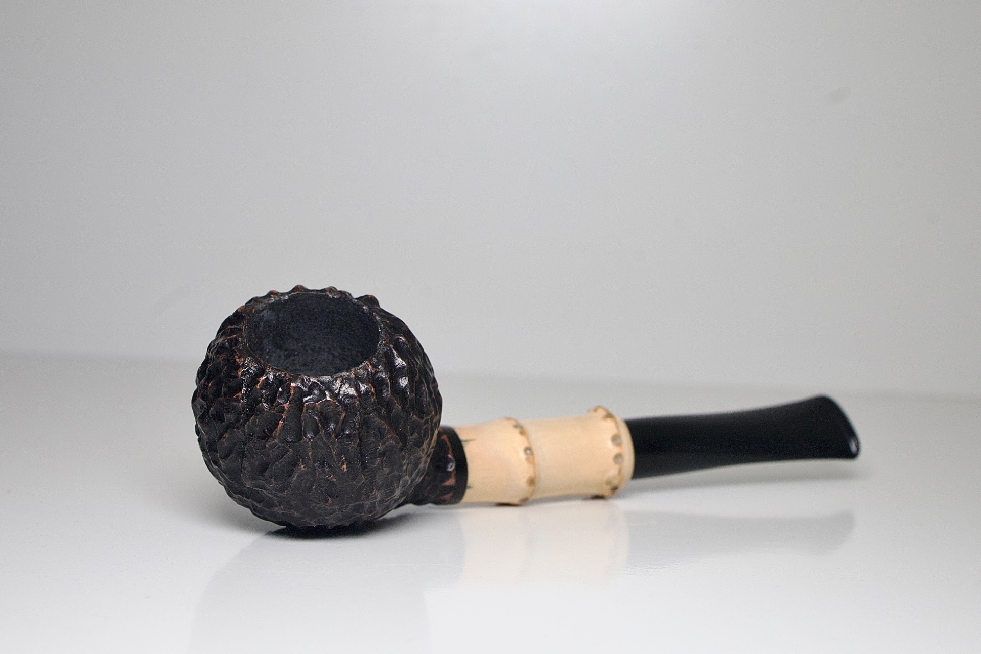 Bambus Pfeife unfiltriert.